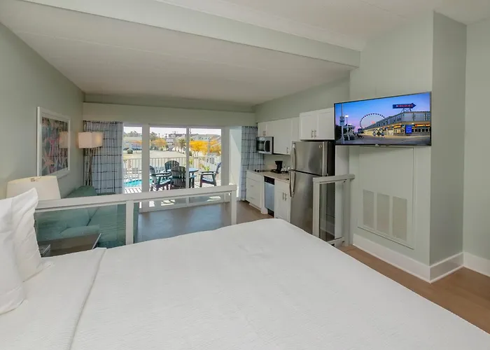 Commander Hotel & Suites