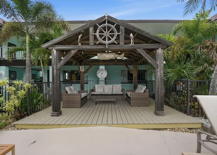 Island House Resort Hotel