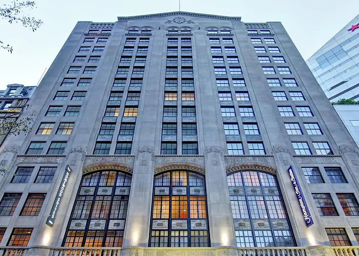 Hampton Inn And Suites Cincinnati - Downtown