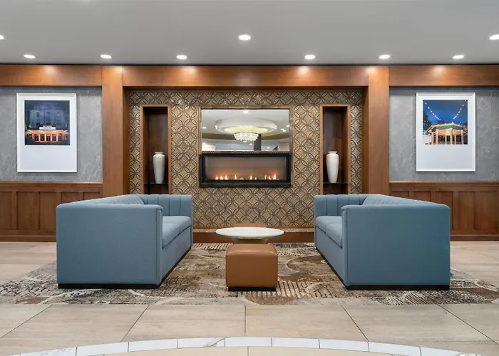 Hampton Inn And Suites Cincinnati - Downtown