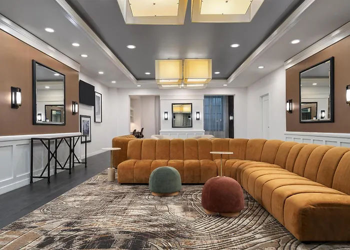 Hampton Inn And Suites Cincinnati - Downtown