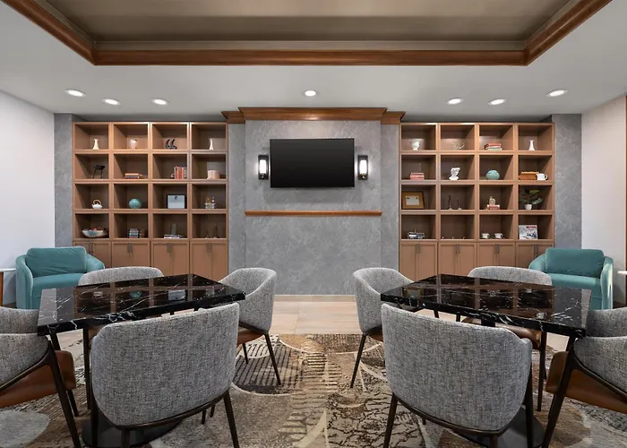 Hampton Inn And Suites Cincinnati - Downtown