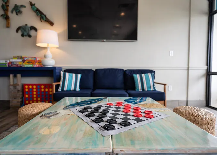 Crystal Coast Oceanfront Hotel