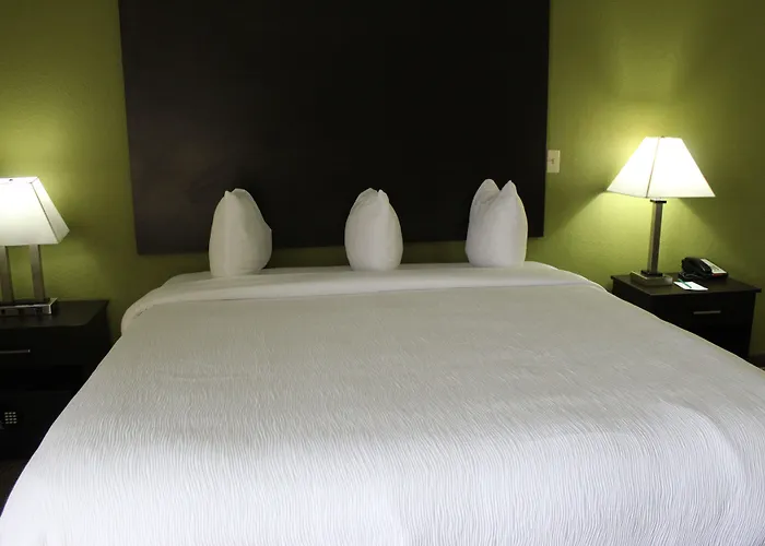 Empire Inn & Suites Muncie -Ball State University