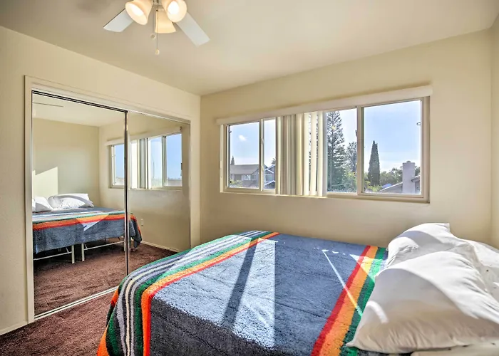 'Breeze By The Pool' Chula Vista Home W/ Game Room