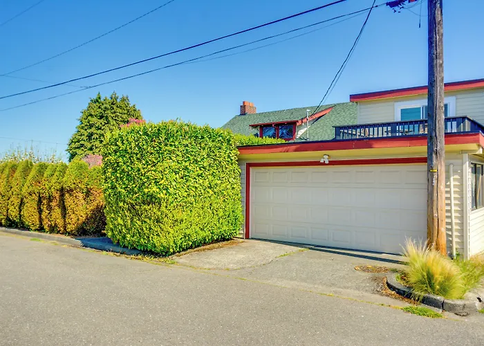 Chic Port Angeles Home W/ Oceanfront Balcony!