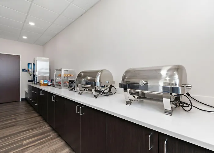 Holiday Inn Express Kansas City North - Parkville By Ihg