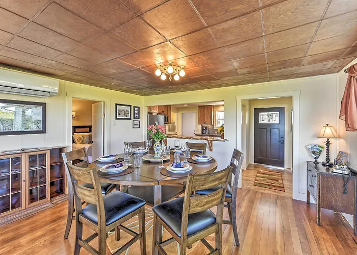 Waterfront Home ~ 6 Mi To Olympic National Park!