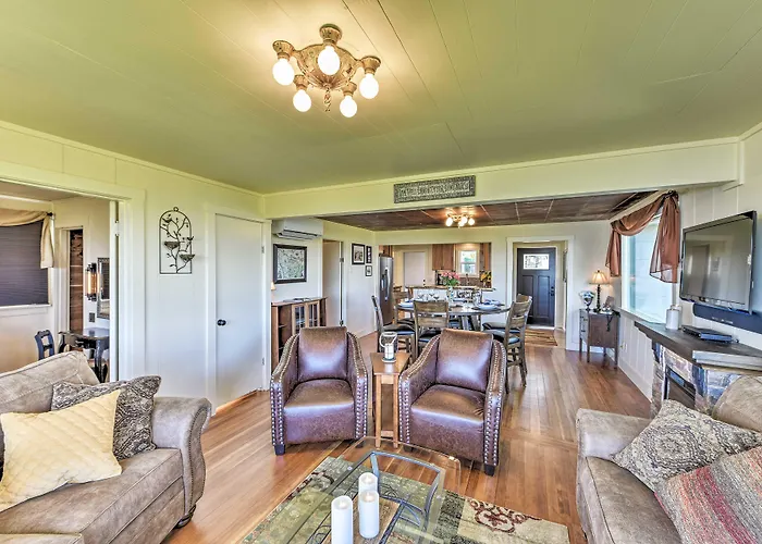 Waterfront Home ~ 6 Mi To Olympic National Park!