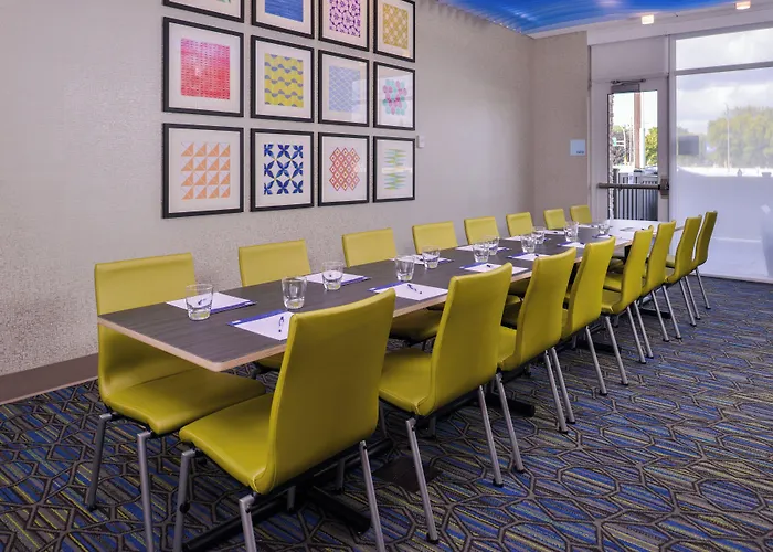 Holiday Inn Express & Suites Mall Of America - Msp Airport By Ihg