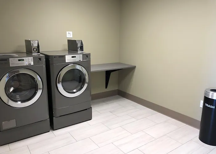 Holiday Inn Express & Suites - Springfield North By Ihg
