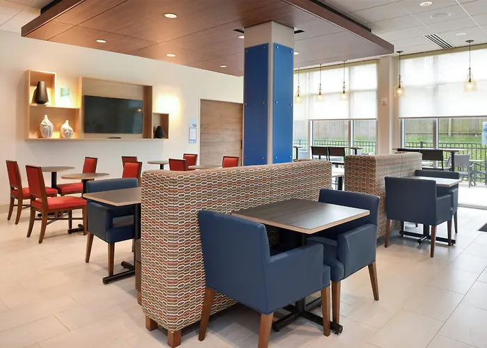Holiday Inn Express & Suites - Ottumwa By Ihg