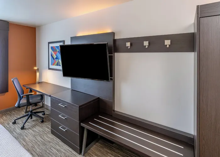 Holiday Inn Express & Suites - Colorado Springs Afa Northgate By Ihg