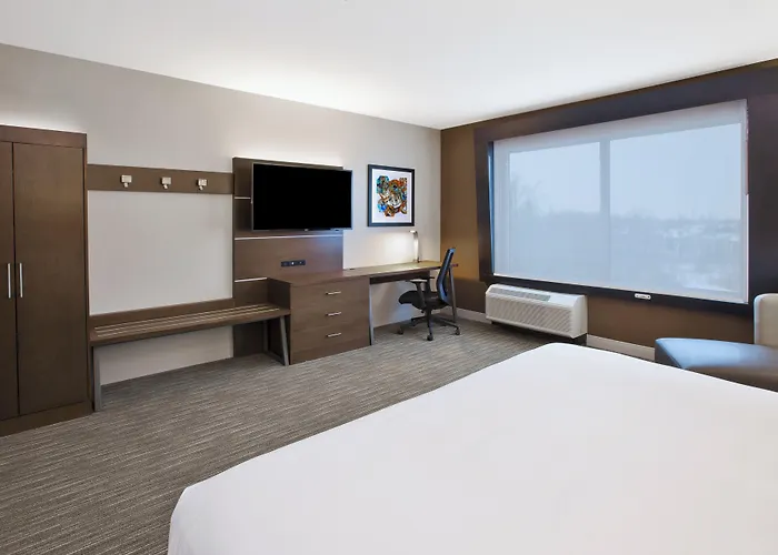 Holiday Inn Express & Suites Okemos - University Area By Ihg