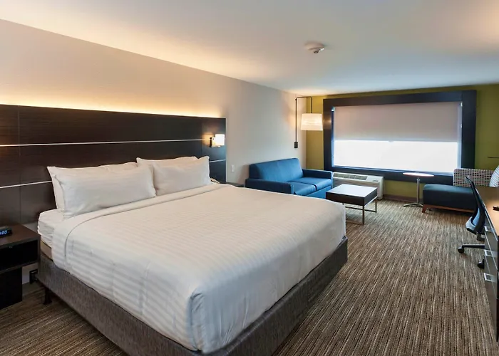 Holiday Inn Express & Suites - Dodge City By Ihg