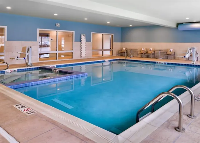 Holiday Inn Express & Suites - Parkersburg East By Ihg