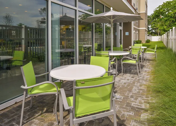Holiday Inn Express & Suites - St. Petersburg - Madeira Beach By Ihg