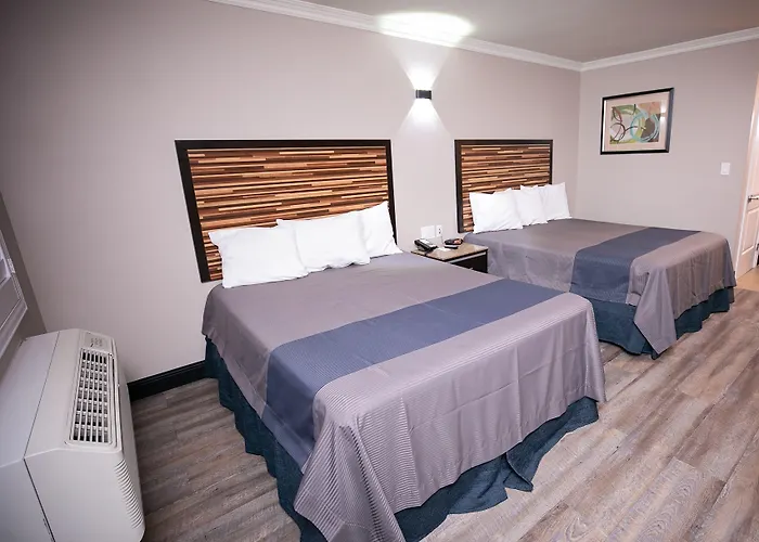 Diamond Bell Inn & Suites