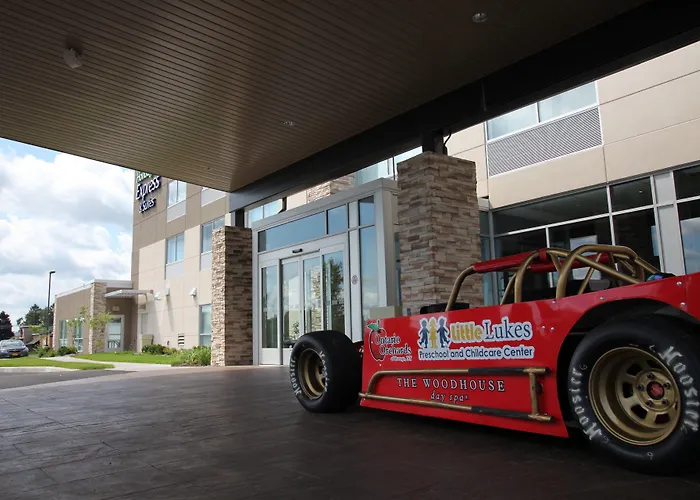 Holiday Inn Express & Suites Oswego By Ihg