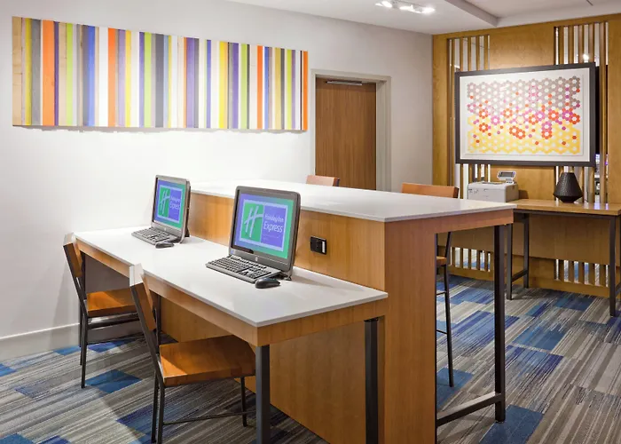 Holiday Inn Express And Suites Des Moines Downtown By Ihg