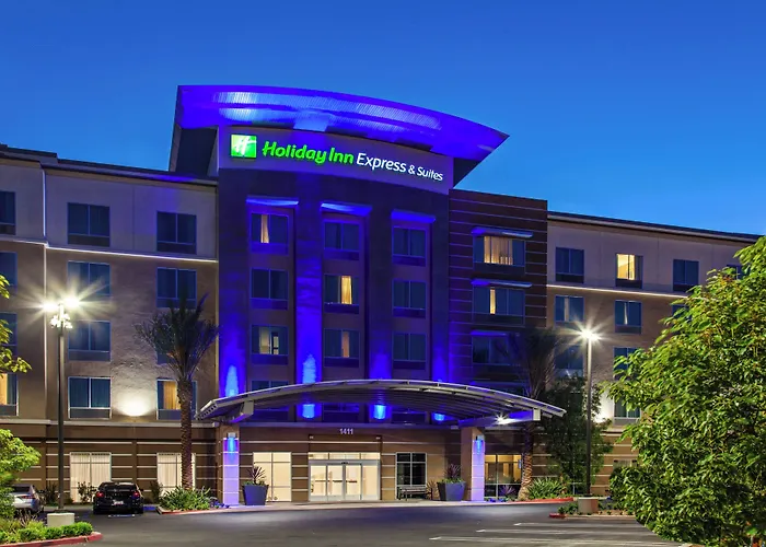 Holiday Inn Express & Suites Anaheim Resort Area By Ihg