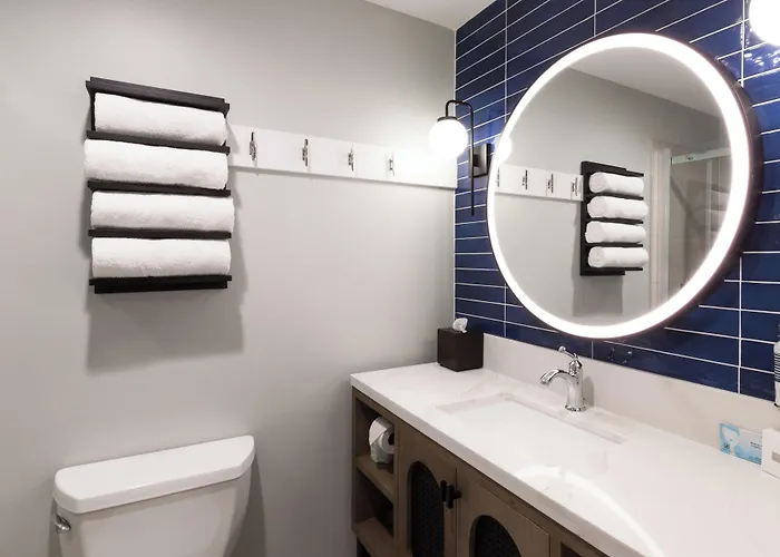 The Inn At Harbor Shores