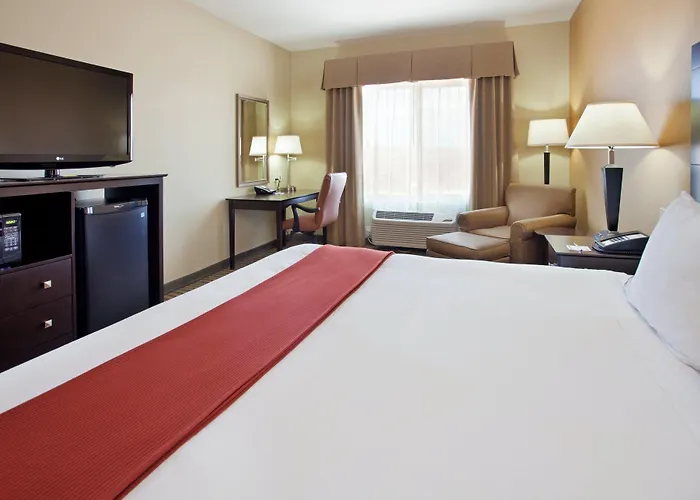 Holiday Inn Express & Suites Gallup East By Ihg