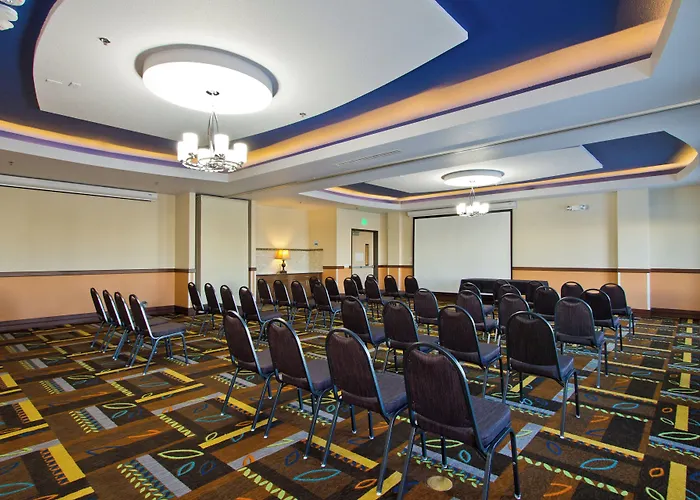 Holiday Inn Express And Suites Denver East Peoria Street By Ihg