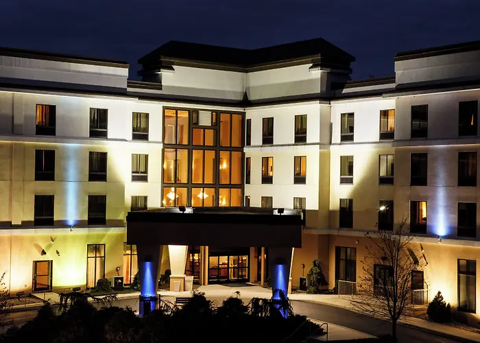 Holiday Inn Express & Suites Harrisburg West