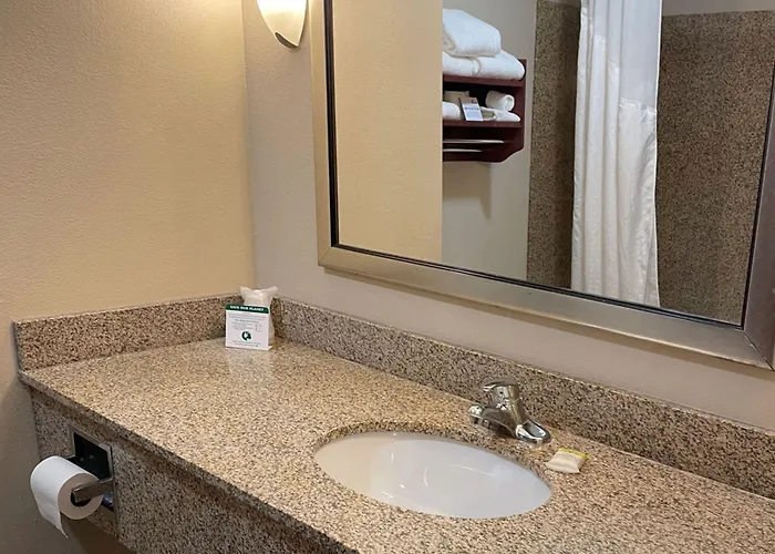 Holiday Inn Express & Suites Niagara Falls By Ihg