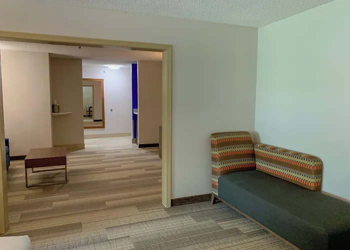 Holiday Inn Express & Suites Lexington Downtown Area-Keeneland By Ihg