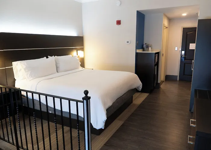 Holiday Inn Express & Suites Columbia-Fort Jackson By Ihg