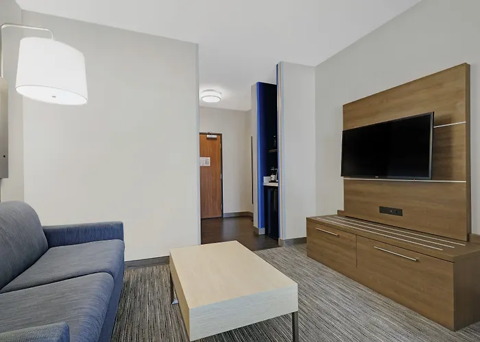 Holiday Inn Express Newport By Ihg