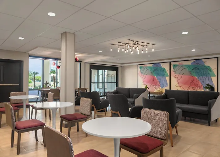 Comfort Suites