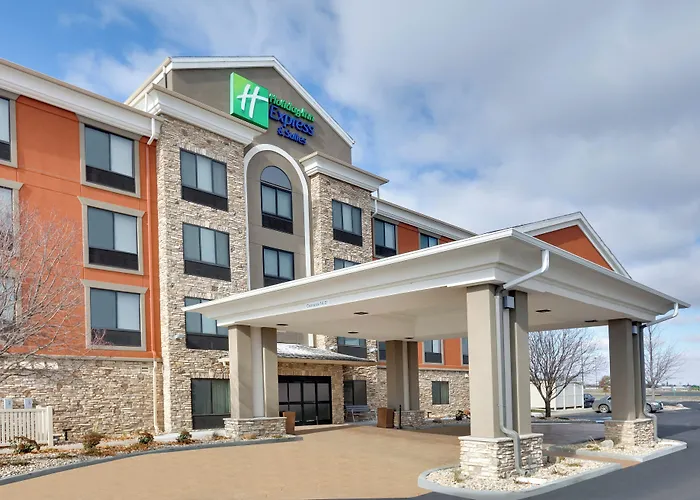 Holiday Inn Express & Suites Mitchell By Ihg