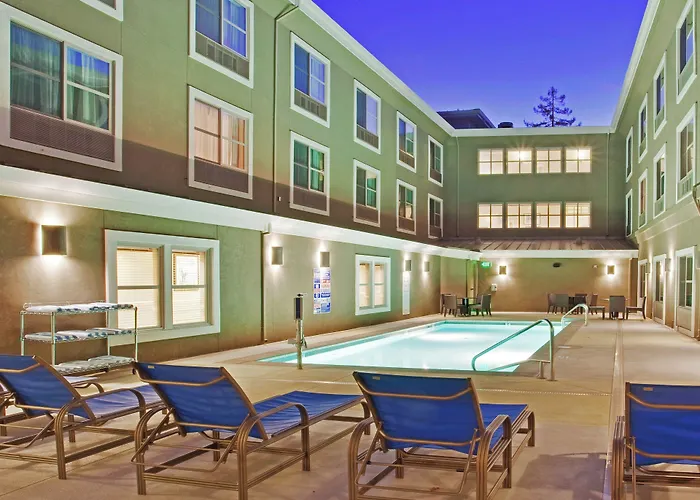 Holiday Inn Express Hotel & Suites Santa Cruz By Ihg