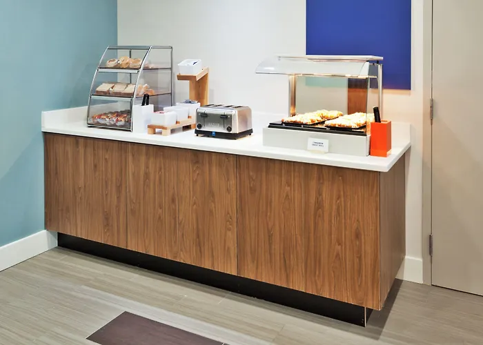 Holiday Inn Express Rome-East By Ihg