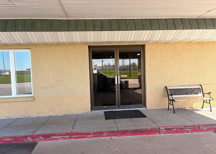 East Grand Inn Grand Forks Nd I 29
