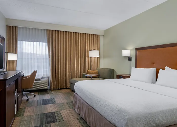Hampton Inn & Suites Albany-Downtown