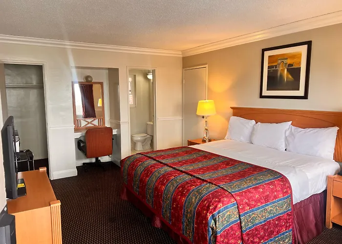 Econo Lodge Oakland Lake Merritt Area
