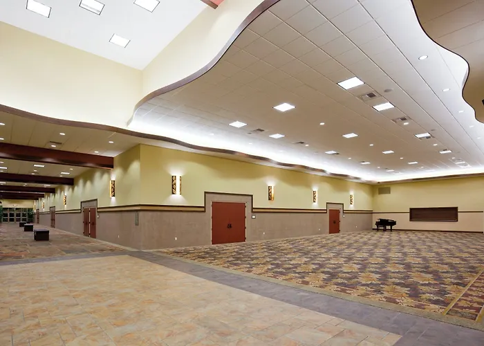 Holiday Inn Stevens Point - Convention Center By Ihg