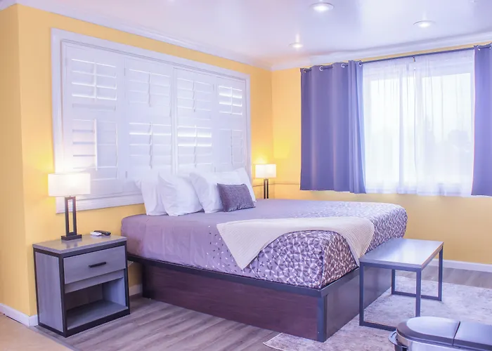 Carmel Wayfarer Inn