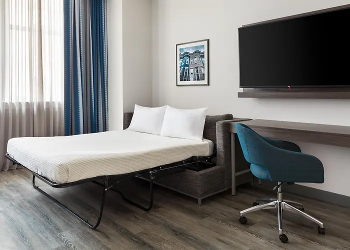 Hampton Inn & Suites Baltimore Inner Harbor