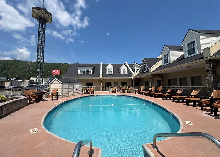 Econo Lodge Inn & Suites Gatlinburg At The Convention Center