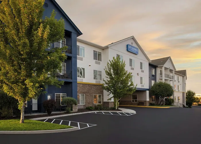 City Express By Marriott Redmond Bend Airport