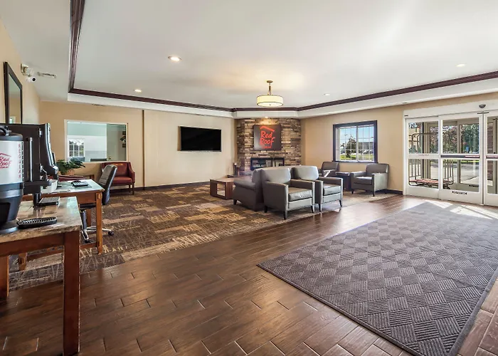 Red Roof Inn Plus Omaha - Council Bluffs