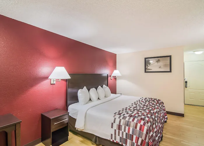 Red Roof Inn & Suites Pensacola East - Milton
