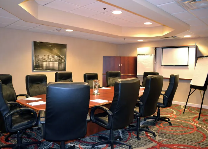Holiday Inn Express Hotel & Suites Waterford By Ihg