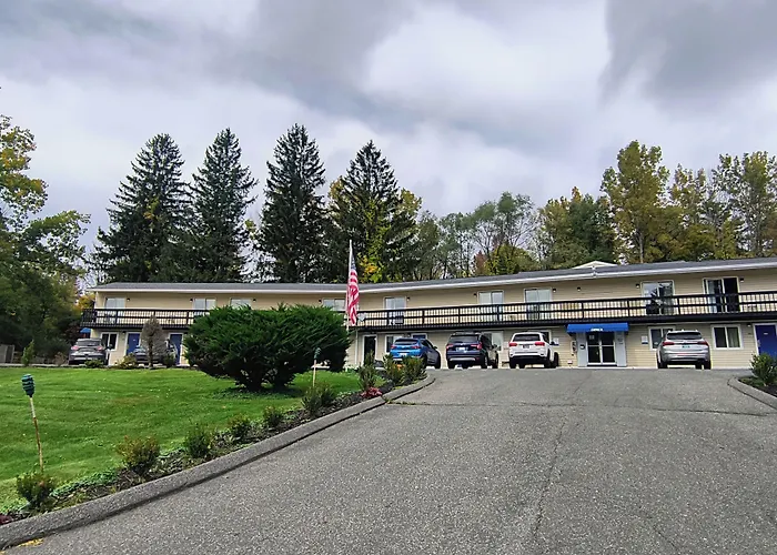 Econo Lodge Lee - Great Barrington