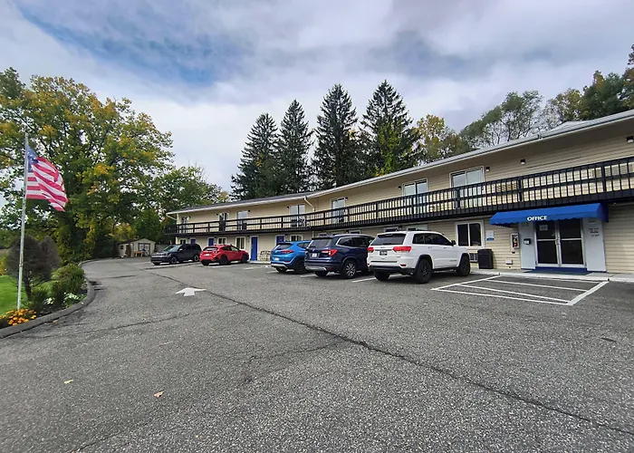 Econo Lodge Lee - Great Barrington